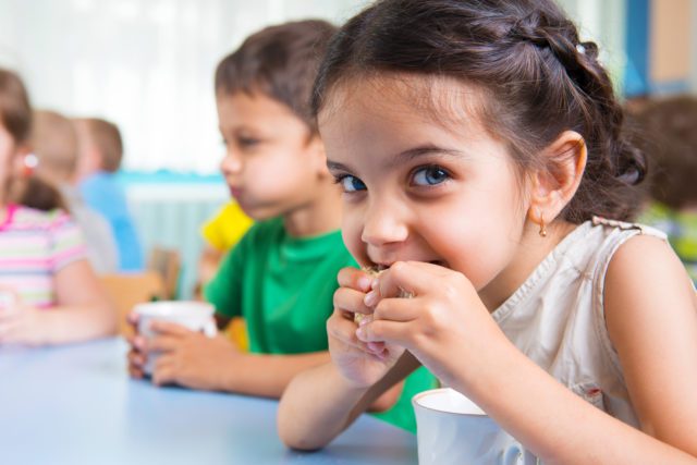 Collation FIllette Espiègle enfant